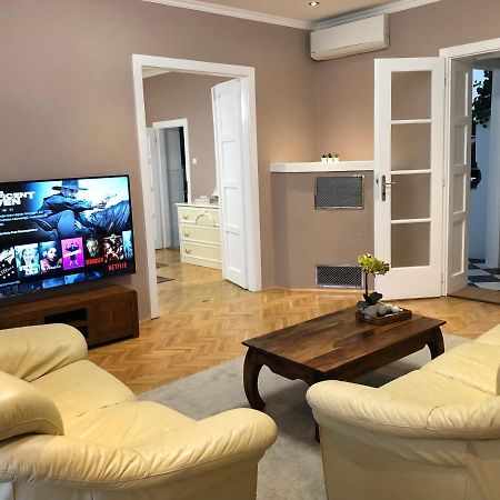 Margareta Apartman Pecs Ngoại thất bức ảnh