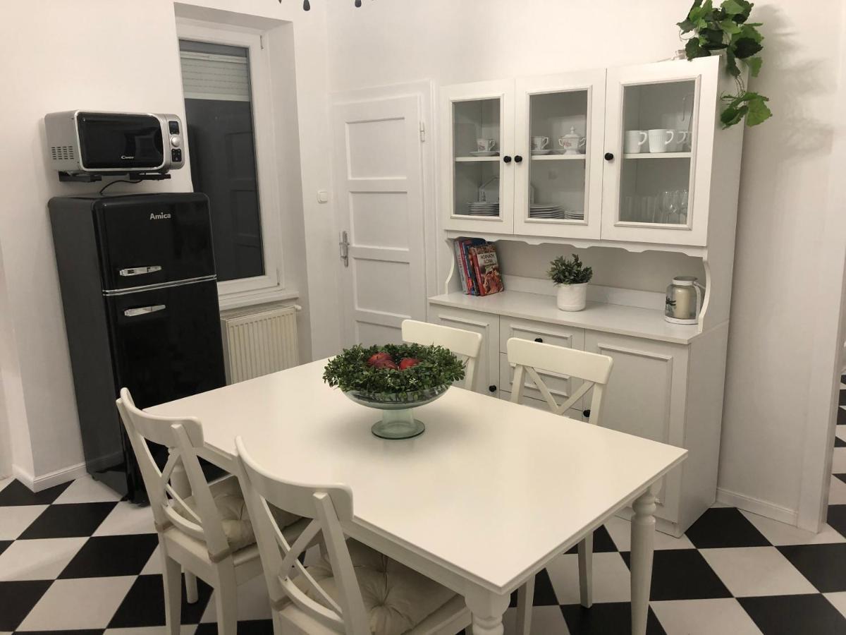 Margareta Apartman Pecs Ngoại thất bức ảnh